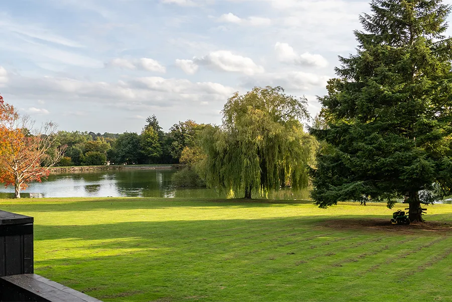 Water's Edge Grounds