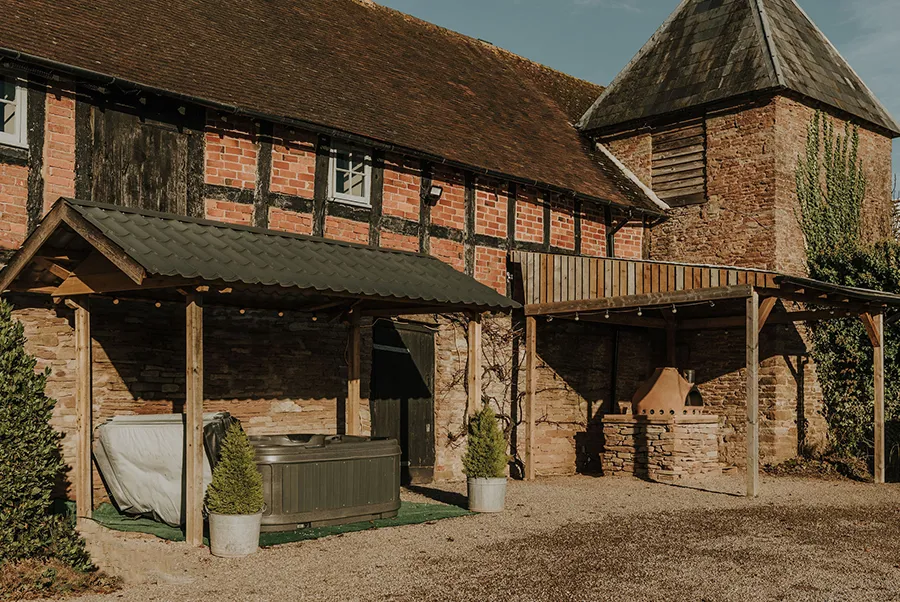 Garden Court Hot Tub & Pizza Oven