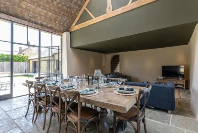 Stourford Barn Dining Table 1