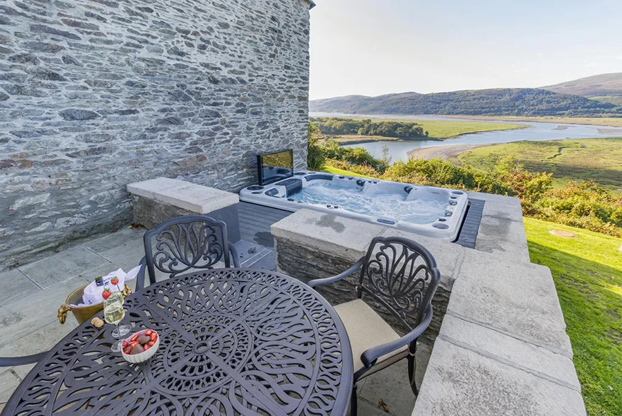 Pengarth Castle Hot Tub 2