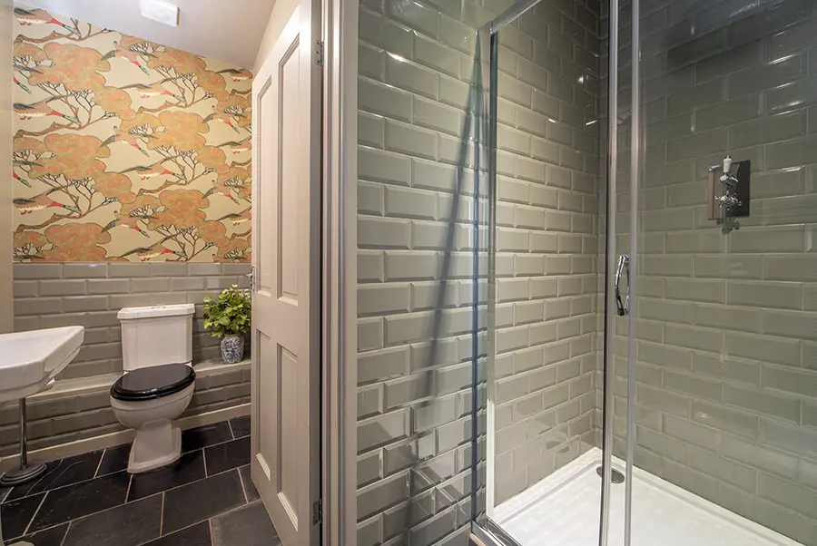 Barley Lodge Bathroom 3