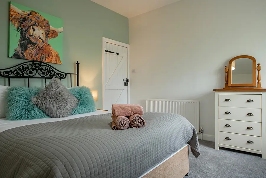 Courtyard Granary Bedroom 1.2