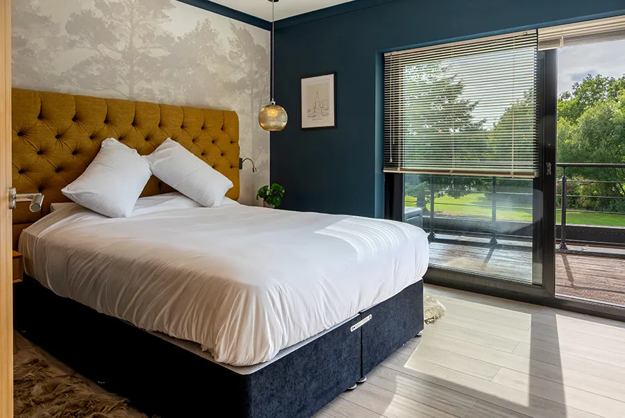 Water's Edge Bedroom 4.1