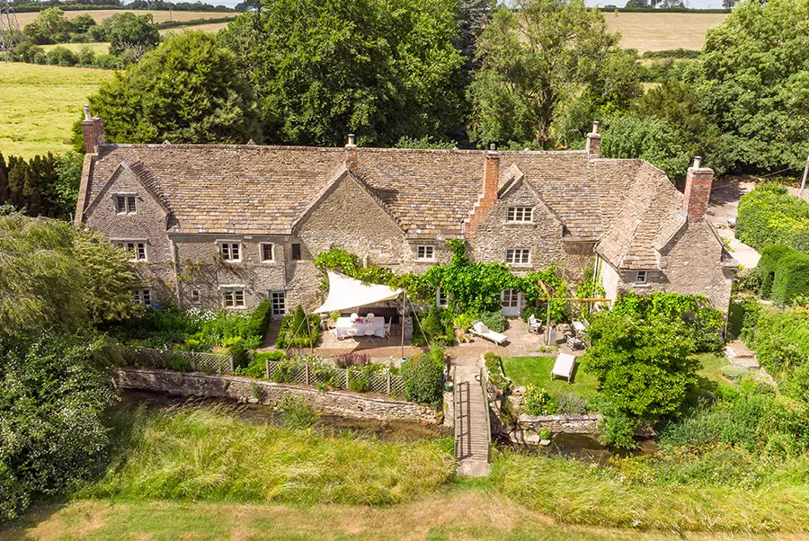 Meadowbank Manor Exterior 1