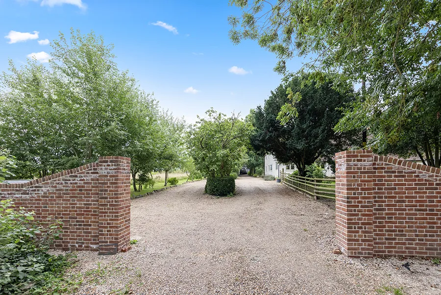 Thistlebrook Retreat Driveway