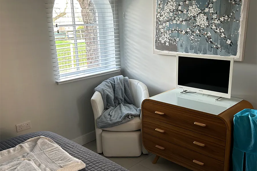 Alvington Lodge Bothy Bedroom 2.2
