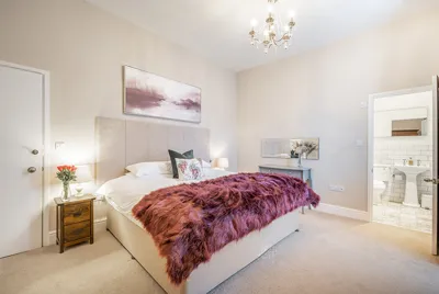 Madoc Manor Bedroom 1