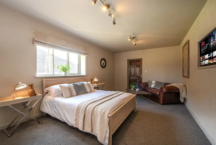 Barley Lodge Bedroom 1