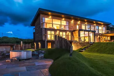 Barford Beach House Hot Tub3