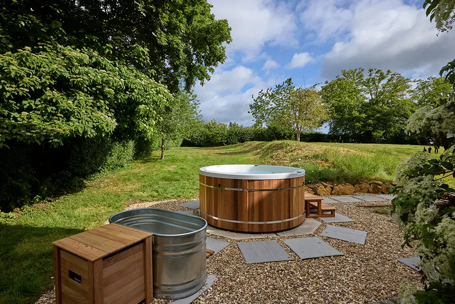 Dornywell Cottage Hot Tub & Plunge Pool 2