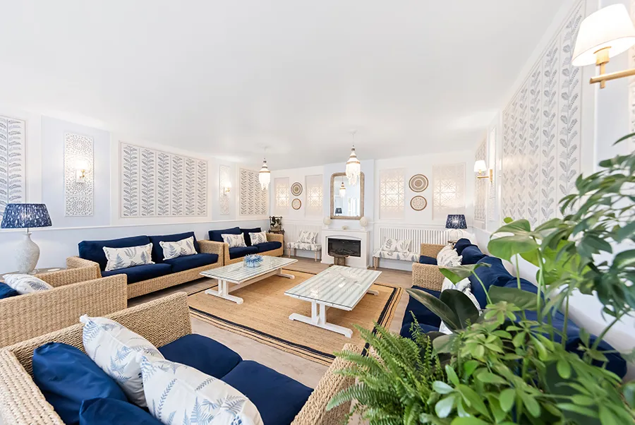 Sea Dragon Living Area 3