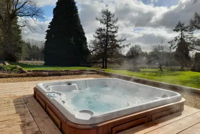 Kingswell House Hot Tub