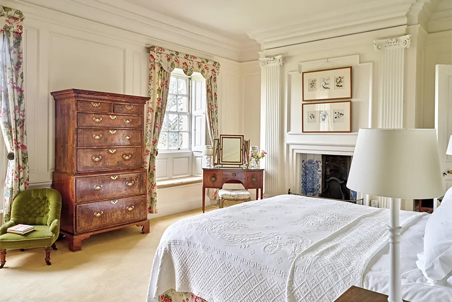 Henriette Clifford Room 1