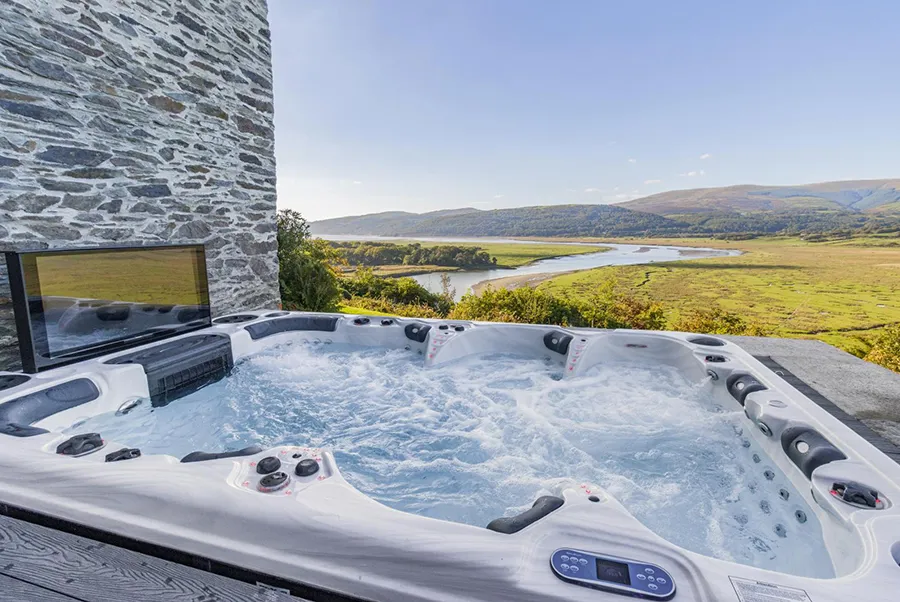 Pengarth Castle Hot Tub 1