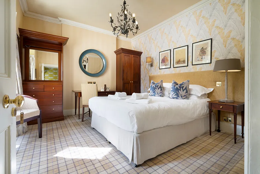 The Georgian Lakehouse Bedroom 3