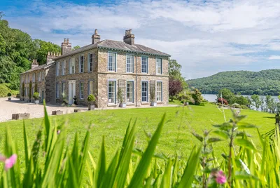 Mereview Manor Exterior 1