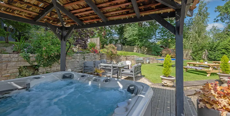 Bannerby Lodge Hot Tub