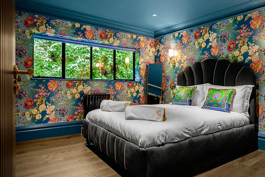 La Cachette Blue Room