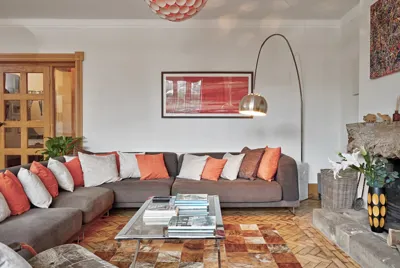 Horseshoe House Living Room3