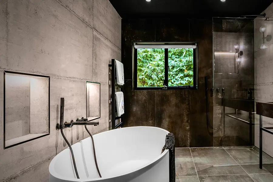 La Cachette Bathroom 1