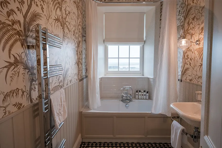 Highlands House Shared Bathroom