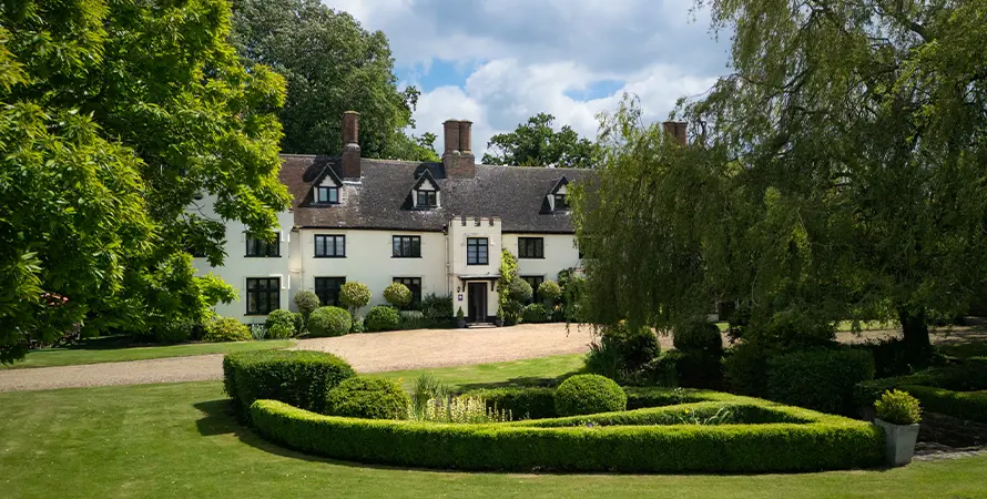 Saxton Manor Exterior