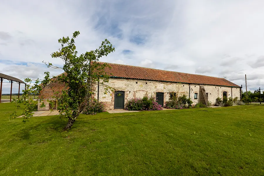Highvale Barn Grounds 1