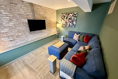 The Retreat Barn Snug 1