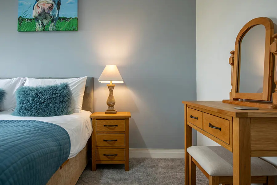 Courtyard Granary Bedroom 3.2