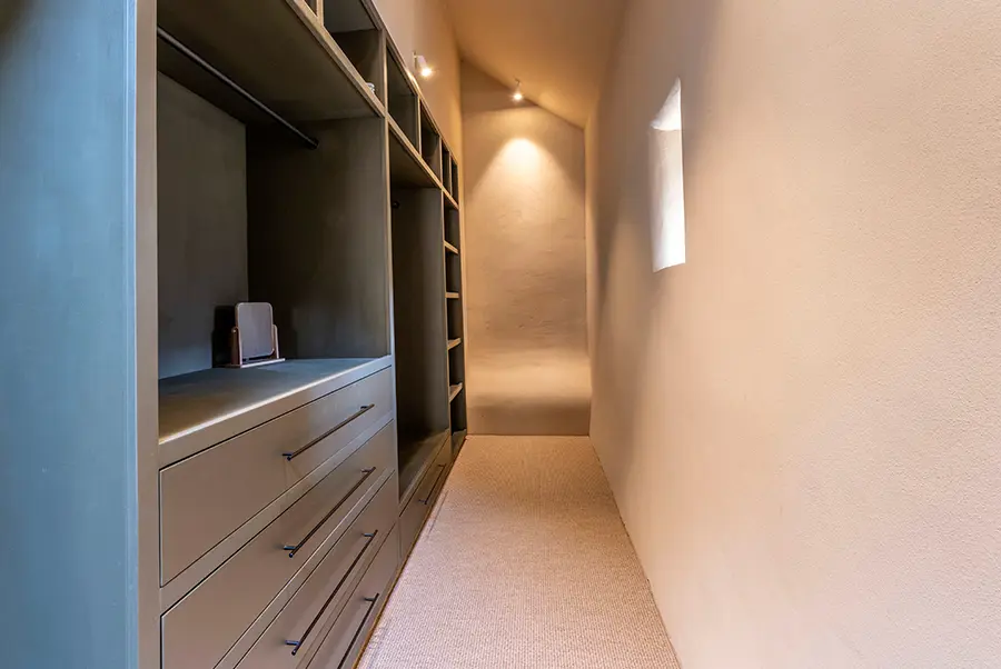 Stourford Barn Bedroom 1 Dressing Room