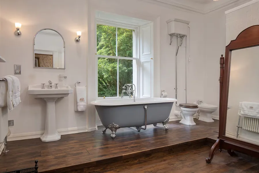 Sanderson Castle Gatehouse Cottage Bathroom 1
