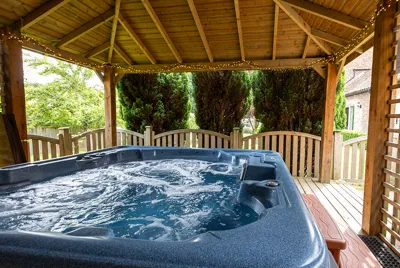 Woldfoot Farm Hot Tub 2