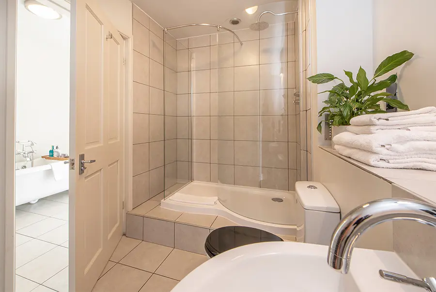 Apple Cabin Bathroom 1.2