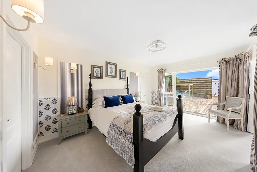 Sea Dragon Starfish Bedroom 1