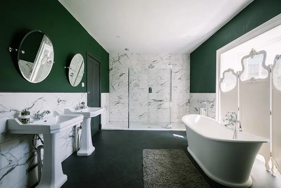 Brynglas Manor Family Bathroom 2