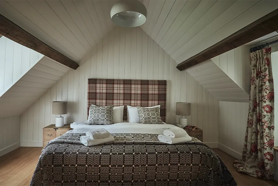 Pen Afon Coach House Bedroom 1.2