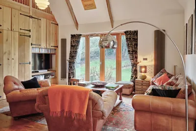 Horseshoe House Snug