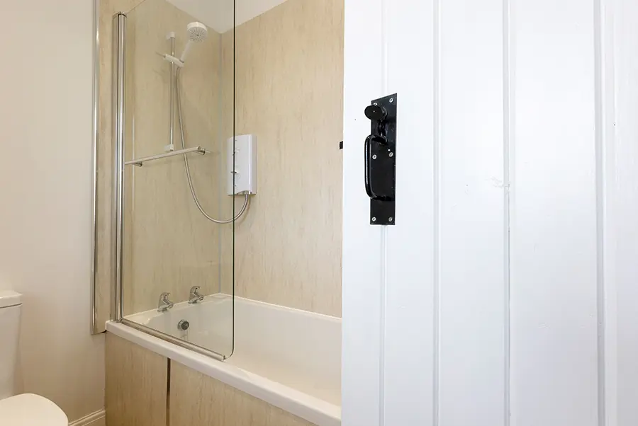 Courtyard Granary Bathroom 2