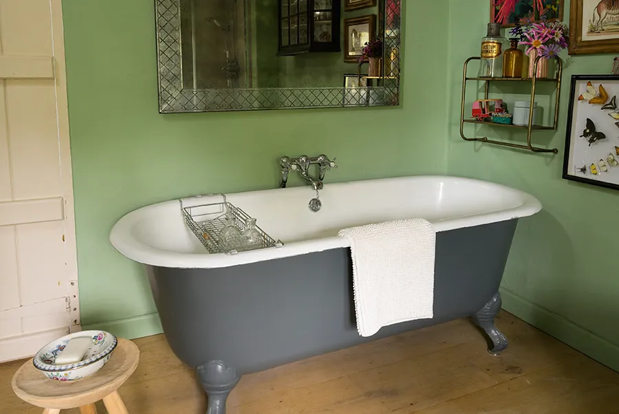 Meadowbank Manor Bathroom 1.2