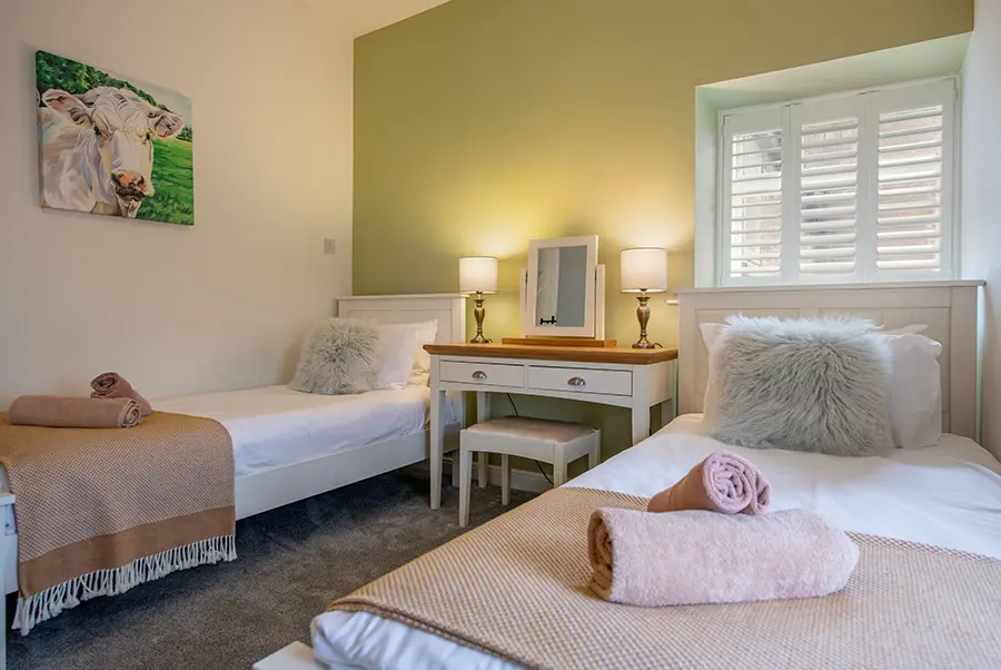 Courtyard Granary Bedroom 5.2