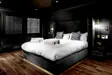 La Cachette Black & White Room
