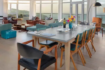 Pentire Hopuse Dining Table