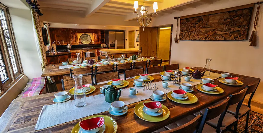 High Peak Manor Dining Kitchen 1