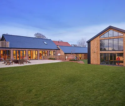 Pippin Apple Barn Grid