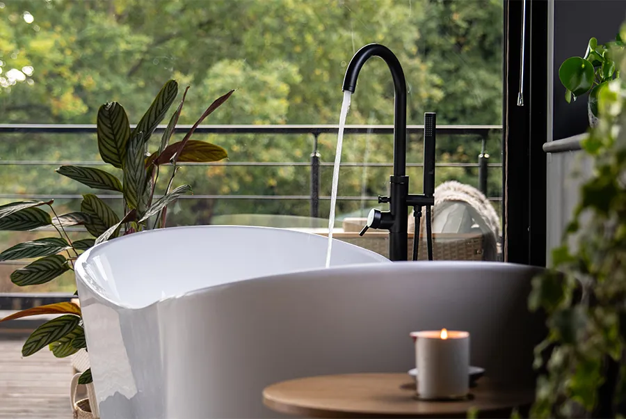 Water's Edge In Room Bath 2