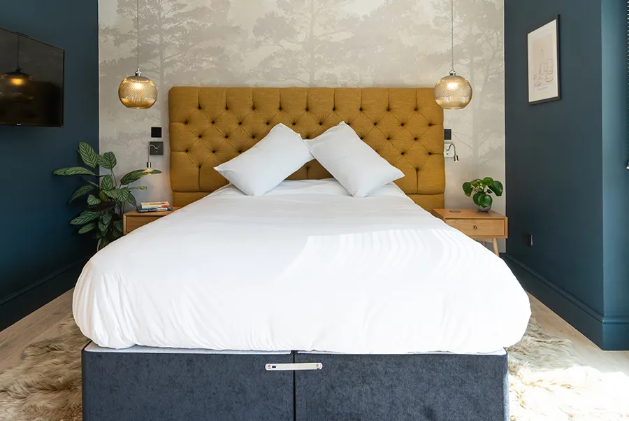 Water's Edge Bedroom 4.2