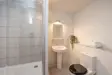 Apple Cabin Bathroom 2