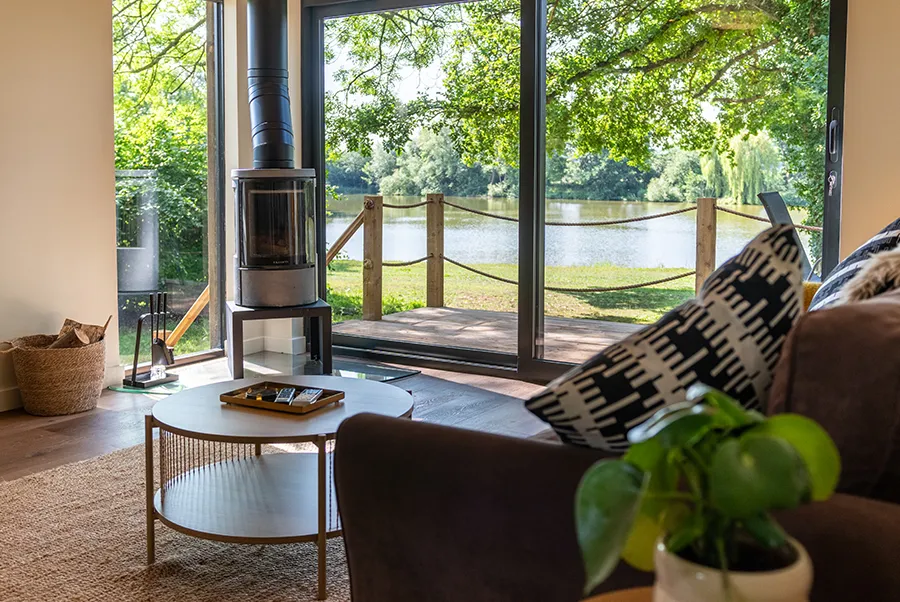 Water's Edge Cabin Lounge 4