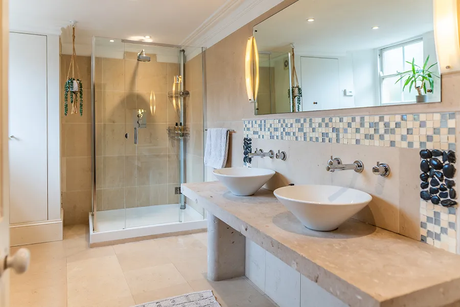 Mendip Manor Dove Bathroom