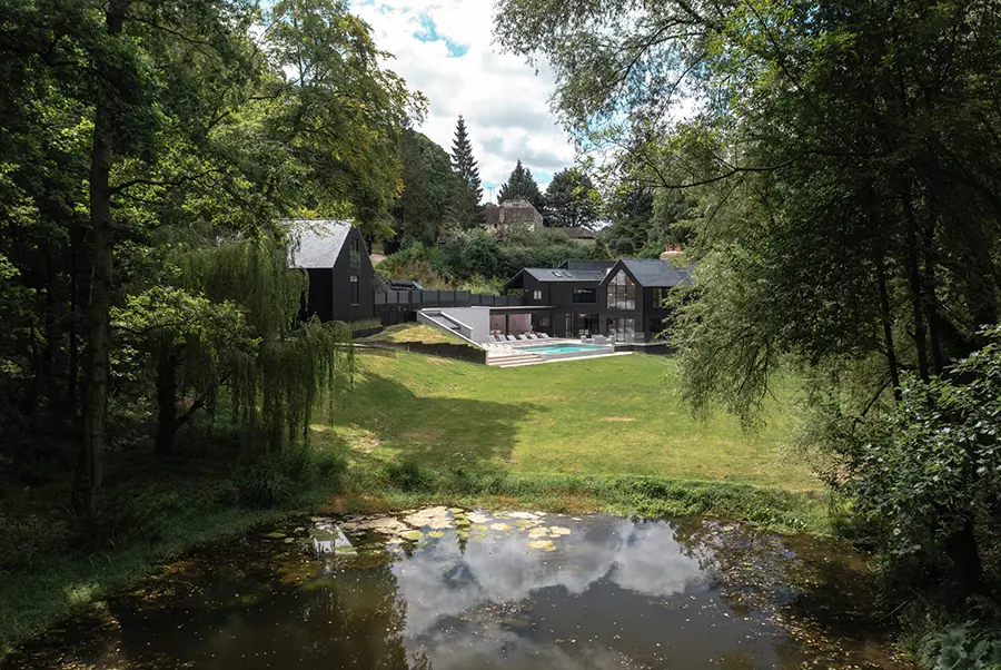 La Cachette Grounds